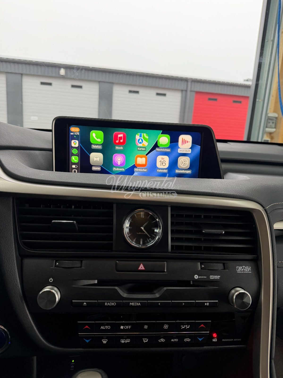 Lexus RX 450H — CarPlay & Android Auto