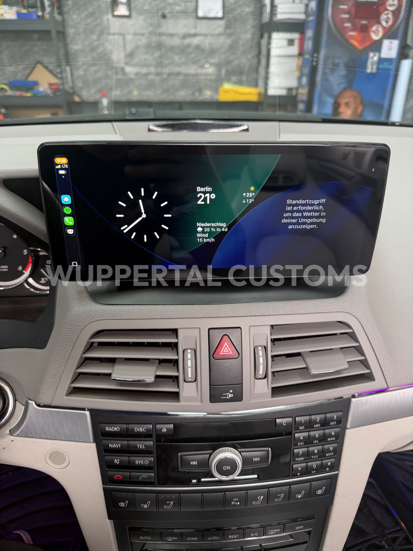 Mercedes E-Klasse W212 — CarPlay & Android Auto